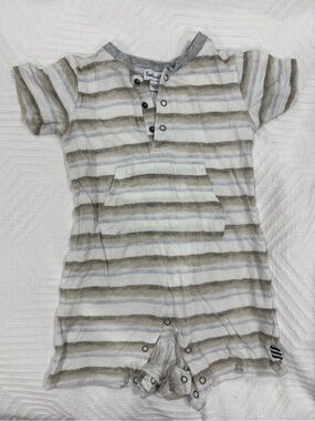 Splendid Neutral Striped Snap-Front Romper - Cream & Gray
